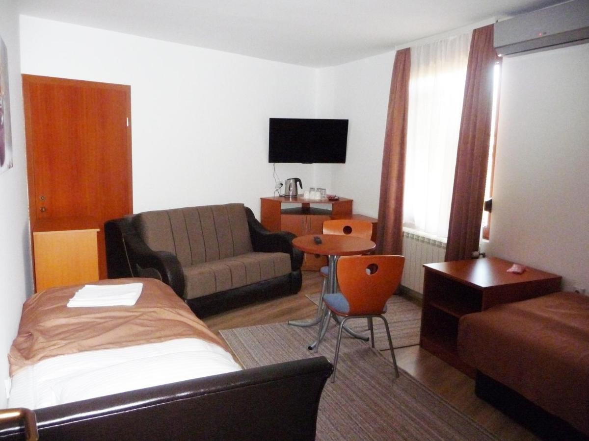 Sobe Rooms Aleksandar Nis Exterior photo