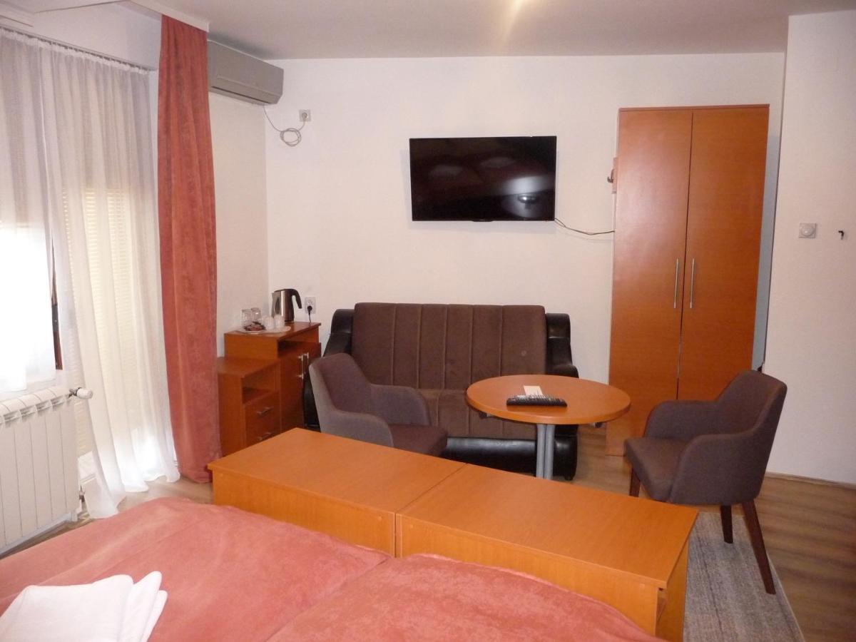 Sobe Rooms Aleksandar Nis Exterior photo