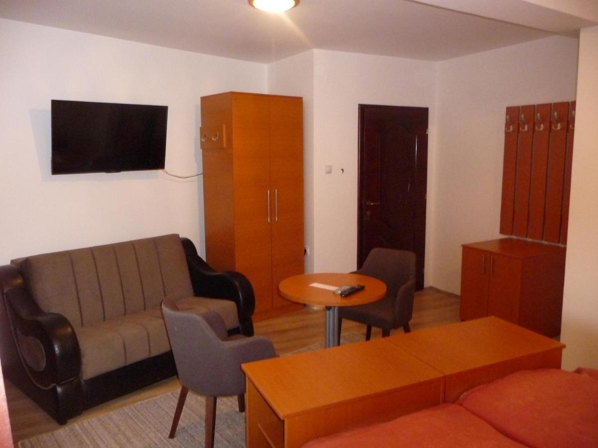 Sobe Rooms Aleksandar Nis Exterior photo
